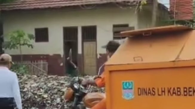 Penampakan TPS Liar yang Berlokasi Tak Jauh dari Gedung SD, Pemkab Bekasi Gercep Lakukan Hal Ini