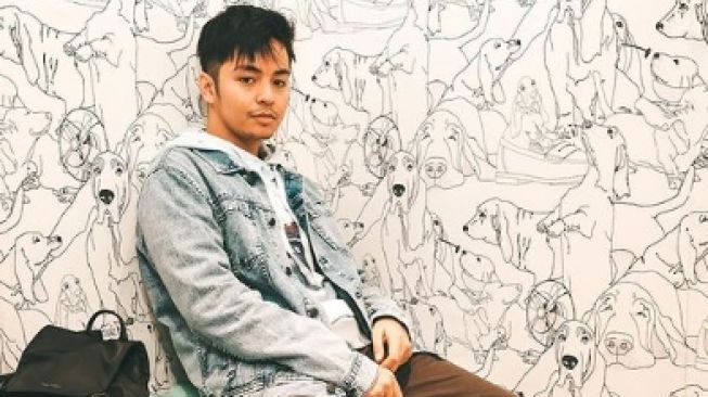 Penampilan Terbaru Angga Yunanda Buat Fans Menggila: Makin Cakep