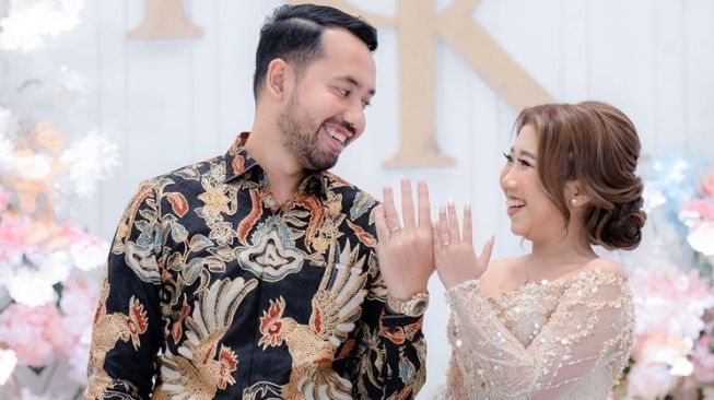 Bakal Menikah, Komedian Kiky Saputri Dilarang Calon Suami Cium Artis Tampan