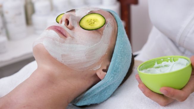 4 Masker dari Bahan Alami untuk Meredakan Kulit Wajah yang Kering