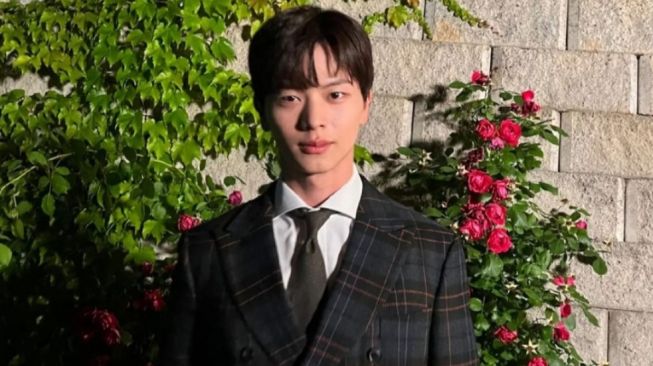 Potret Yook Sungjae, Pemeran Seung Cheon di Drama Korea The Golden Spoon