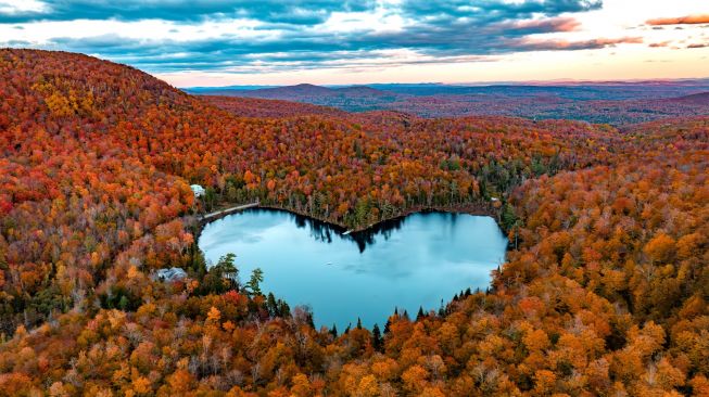 Indahnya Wilayah Quebec di Kanada Saat Musim Gugur Tiba