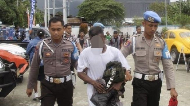 Polisi Gadungan Ditangkap Saat Pembukaan Kongres Masyarakat Adat Nusantara di Papua