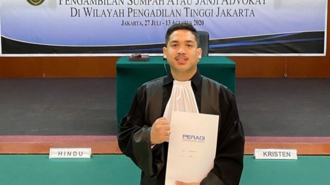 Profil Adriel Purba, Pengacara Muda Bela AKBP Doddy Terkait Kasus Teddy Minahasa