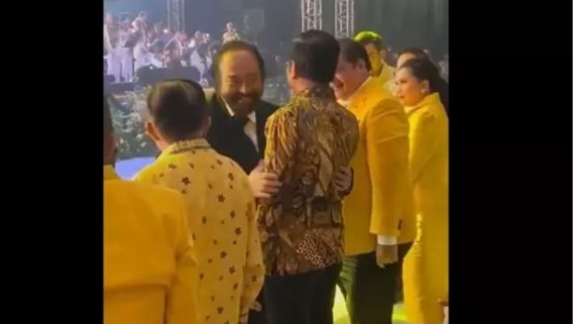 Pengakuan Surya Paloh di Balik Video Viral Jokowi Tolak Peluk Dirinya