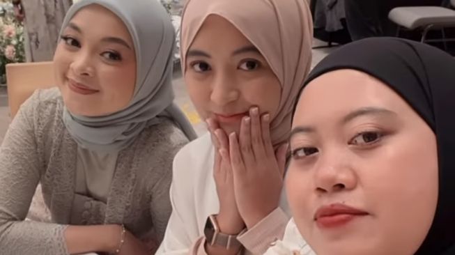 Potret Artis Hadiri Lamaran Kiky Saputri(Instagram/@musdalifahbasri)