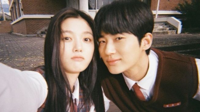 Ulasan Film Korea '20th Century Girl', Nostalgia yang Sukses Buat Roller coaster