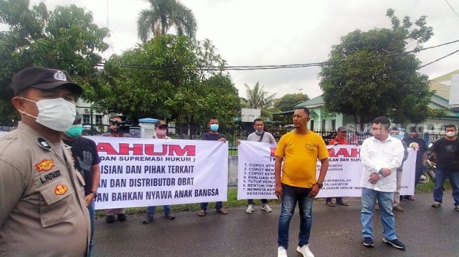 Gagal Ginjal Akut Renggut Nyawa Anak Indonesia, Kantor BPOM Medan Didemo: Tanggung Jawab dan Minta Maaf!