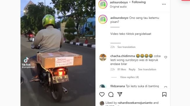 Kocak! Pria Ini Bawa Paket Bertulis 'Jangan Dibanting!!! Ini Bukan Lesti'