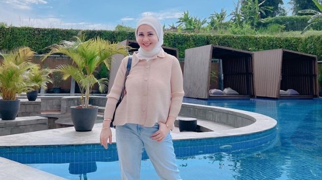 Outfit Kece Bestie Lesti Kejora (instagram/@kesharatuliu05)