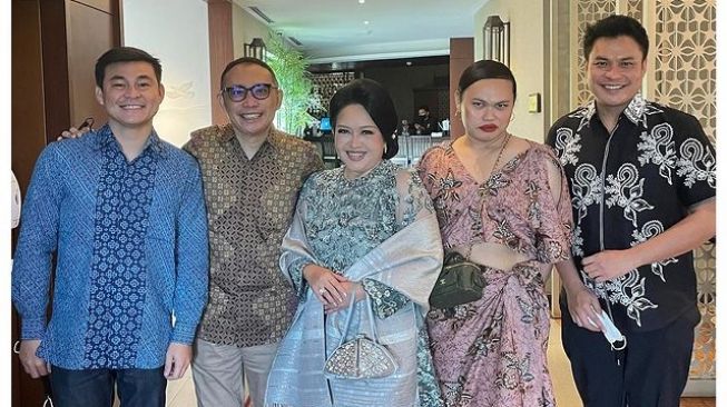 Momen Lamaran Chelsea Islan dan Rob Clinton (Instagram/jusuf_long)