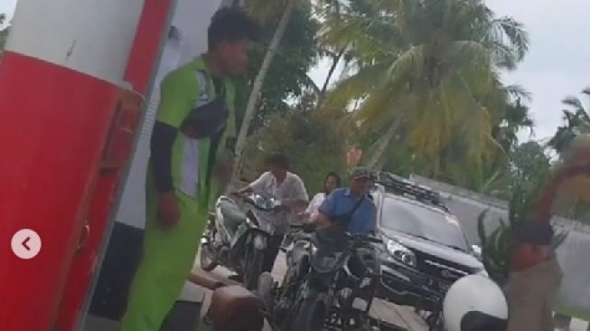 Viral Kakek Ngamuk ke Petugas SPBU Gegara Tak Boleh Beli Pertalite Pakai Jerigen