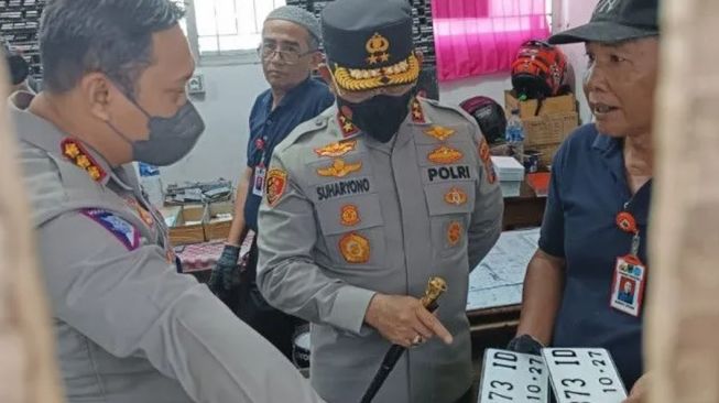 Sidak Layanan Samsat Padang, Kapolda Sumbar Irjen Pol Suharyono: Saya Harus Pastikan Sendiri!