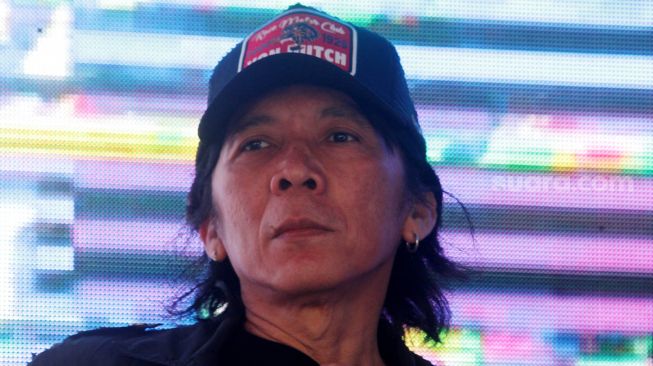 Momen Bimbim Slank Ngamuk Usir Penonton Rusuh: Keluar atau Gue yang ke Situ!