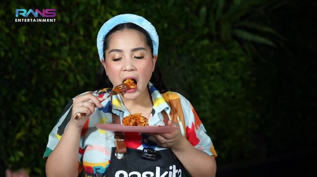 Terpopuler Lifestyle: Nagita Slavina Pakai Bando Anti Pusing, Daftar Sampo Kering dari Unilever yang Ditarik di AS