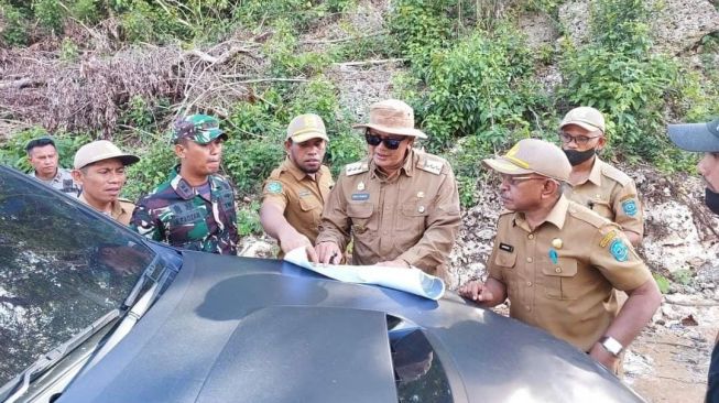 Pj Bupati Buton Tengah Pastikan Pematangan Lahan Perkantoran