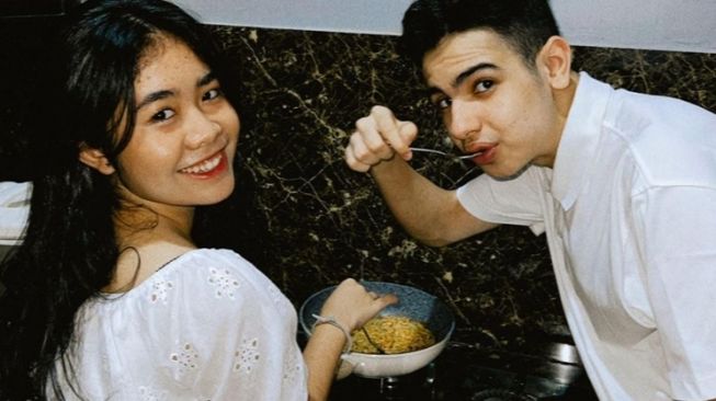 Potret Alifa Lubis dan Pacar (instagram/@alifalubis)