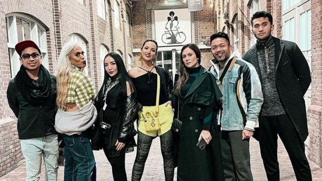 Potret Nia Ramadhani di Belanda (Instagram/@ramadhaniabakrie)