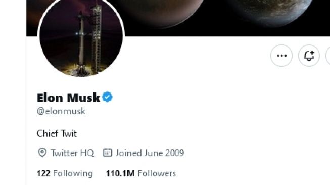 Akun Twitter Elon Musk, orang terkaya di dunia yang akan mengambil alih Twitter. [Twitter/elonmusk]