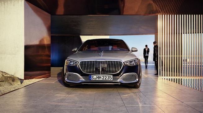 The Best 5 Oto: Mercedes-Maybach Hadir di Indonesia, Kalkulasi Kepemilikan Mobil Hybrid, Markus Winkelhock Balap Touring