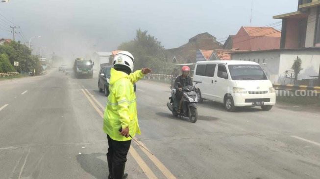 Kendaraan Berat yang Lewat Jalur Pantura Gresik Diimbau Lewat Jalan Daendels, Ada Perbaikan