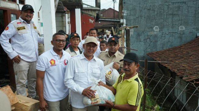 Bantuan kepada korban bencana alam di Bogor. (Dok: DPRD Bogor)