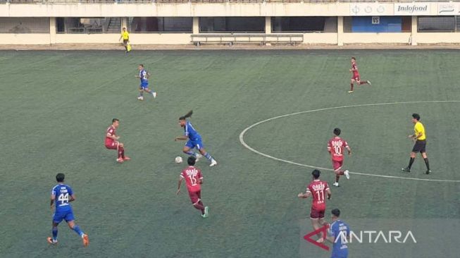 PSIS Semarang menggelar uji tanding melawan Persijap Jepara di Stadion Citarum Semarang, Jumat. (ANTARA/ I.C.Senjaya)