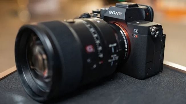 Sony A7R V. [The Verge] 