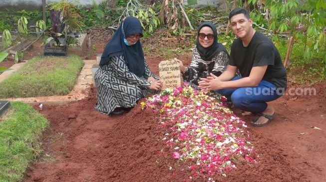 Tantri Kotak Baru Sadar, 3 Minggu Sebelum Ayah Meninggal Ada Tanda yang Diberikan