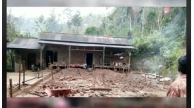 Rumah Dicemooh Mirip Kandang Kambing, TKI Ini Berhasil Bungkam Mulut Tetangga Begini Kisahnya