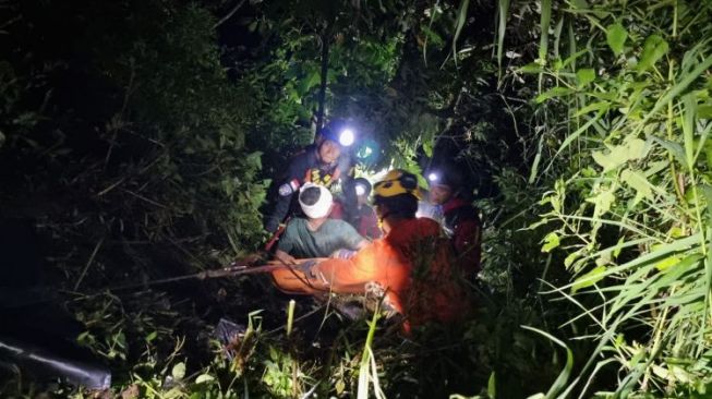 Minibus Masuk Jurang Sitinjau Lauik, 2 Korban Luka-luka