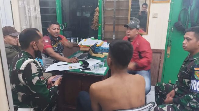 Remaja di Muara  Enim tertangkap jadi TNI gadungan [Sumselupdate.com]