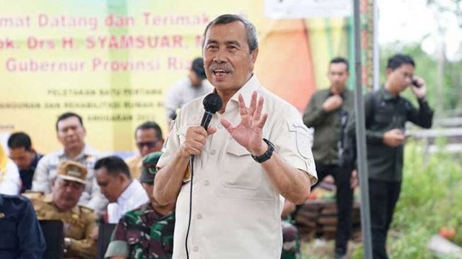 Keluarga Sekda Riau Doyan Flexing, Syamsuar: Pegawai Negeri Agar Bersikap Sederhana