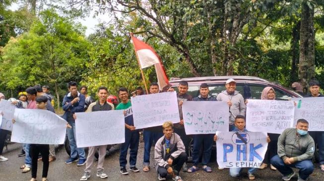 Pabrik AQUA Solok PHK Ratusan Pekerja yang Mogok Kerja Gegara Masalah Upah Lembur