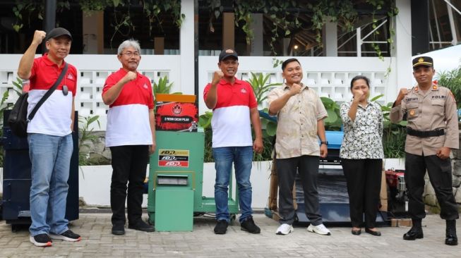 FDR Day 2022. Tahun ini FDR Day bukan hanya mengajak komunitas otomotif, juga komunitas skateboard, BMX, mural yang kami kemas dalam FDR Day Street Art Festival [FDR].