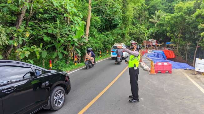 Terdampak Longsor di Piyungan, Jalur Jogja-Wonosari Dilakukan Buka Tutup Jalur