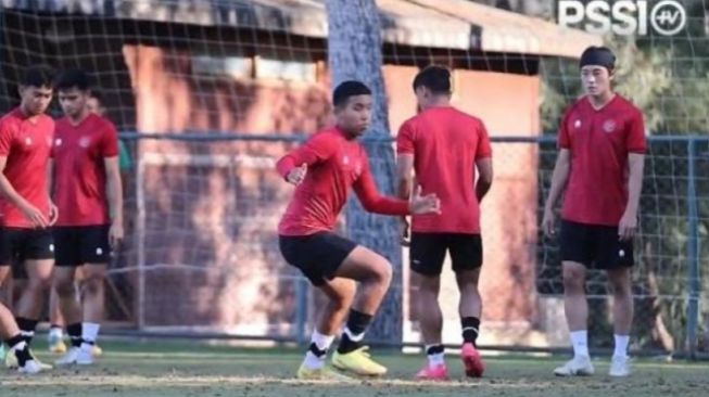Momen Dua Anak Shin Tae-yong Ikut Latihan Bareng Timnas Indonesia U-19 di  Turki