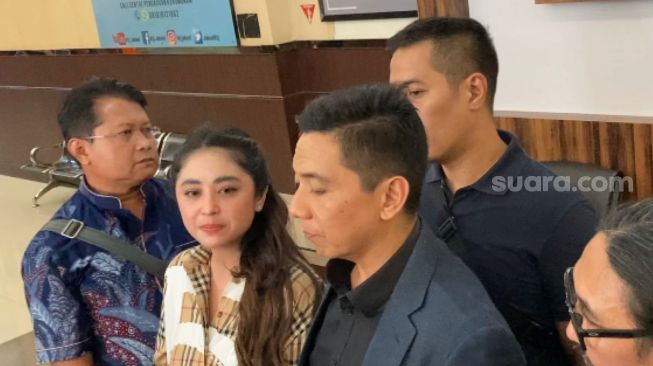 Awal Mula Dewi Perssik vs Fans Lesti Kejora Berseteru hingga Berujung Lapor Polisi