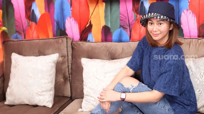 Momen Denise Chariesta Dikacangin Host TV karena Gimmick: Garing Banget!