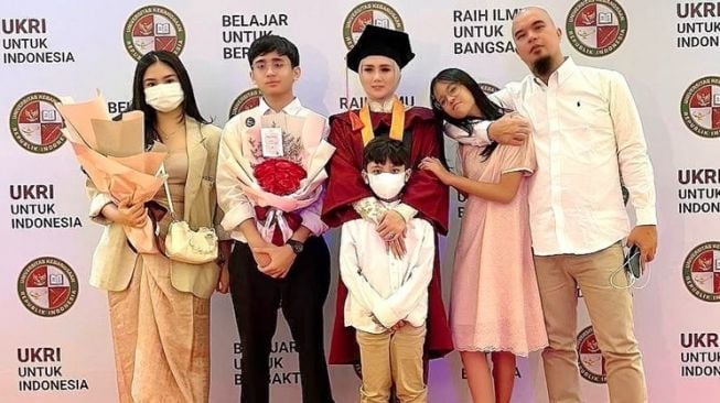 6 Artis yang 'Galak' ke Anak, Mulan Jameela Bahkan Larang Buah Hatinya Liburan Bareng Teman