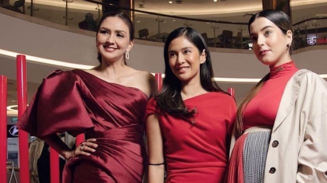 Potret Donna Agnesia di JFW (Instagram/@dagnesia)