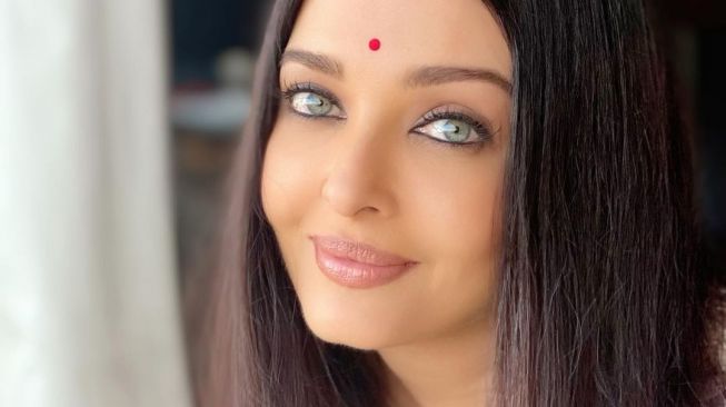 5 Film Terbaru Aishwarya Rai yang Lagi Ultah ke-49, Sudah Terkenal Sejak Menang di Kontes Miss World 1994