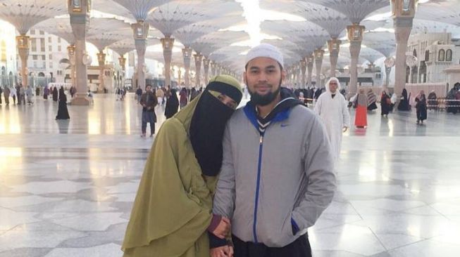 Artis Umrah saat Hamil (Instagram/@shireensungkar)