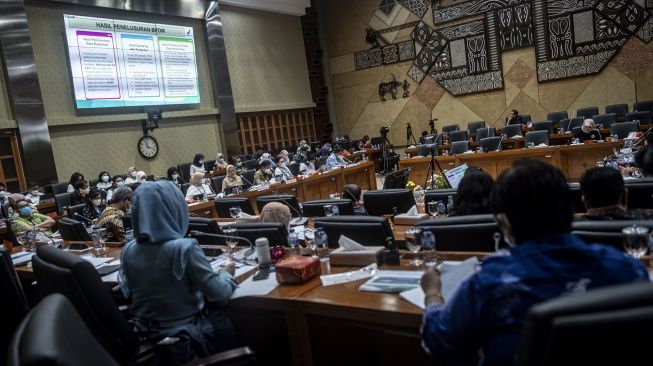 Suasana rapat kerja dan rapat dengar pendapat dengan Komisi IX dengan Kementerian Kesehatan dan BPOM di Kompleks Parlemen, Senayan, Jakarta, Rabu (2/11/2022). [ANTARA FOTO/Aprillio Akbar/aww].