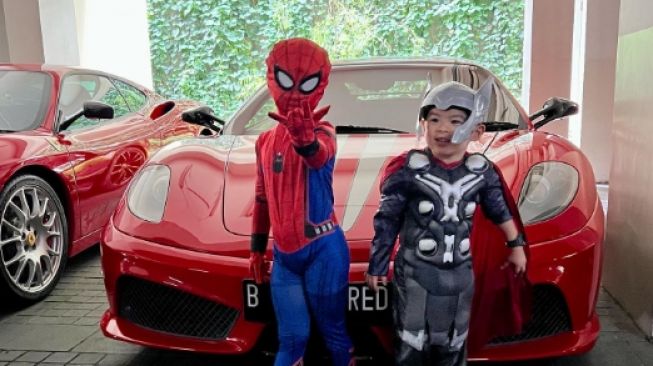 Potret Anak Artis saat Pakai Kostum Halloween (Instagram/raphaelmoeis)