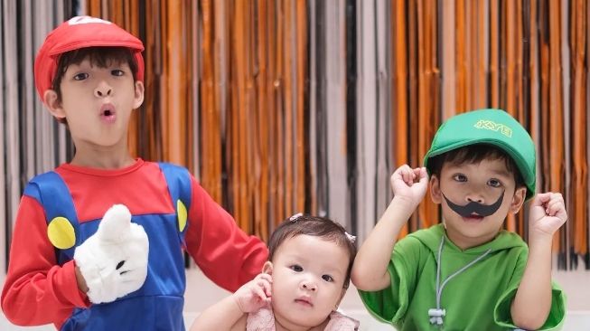 Potret Anak Artis saat Pakai Kostum Halloween (Instagram/marshanatika)