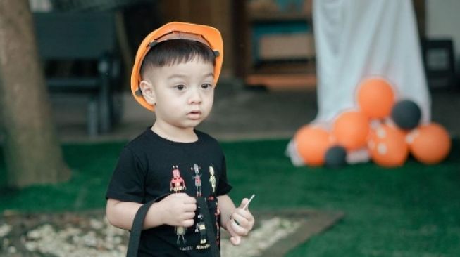 Potret Anak Artis saat Pakai Kostum Halloween (Instagram/_irishbella_)