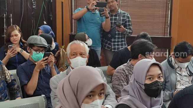 Ditunjuk Jadi Kuasa Hukum, OC Kaligis Saksikan Ridwan Soplanit Bersaksi di Sidang Hendra Kurniawan dan Agus Nurpatria