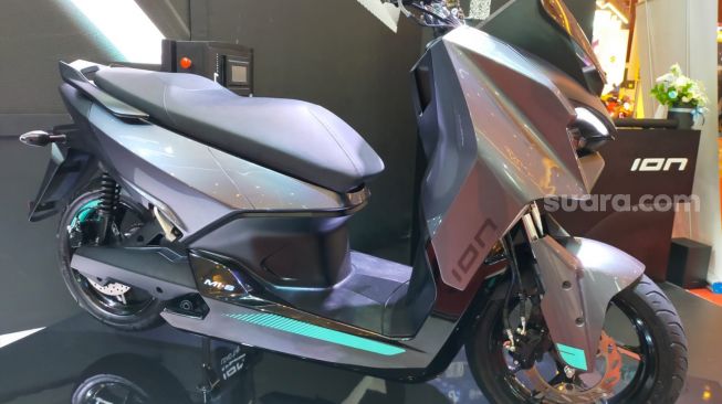 Ion Mobility M1-S, sepeda motor listrik yang memiliki bodi setara skuter matik 150cc [Suara.com/CNR ukirsari].