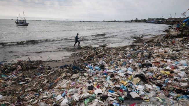 Pemerintah Tekankan Komitmen Indonesia Kurangi 70 Persen Sampah Laut Hingga 2025